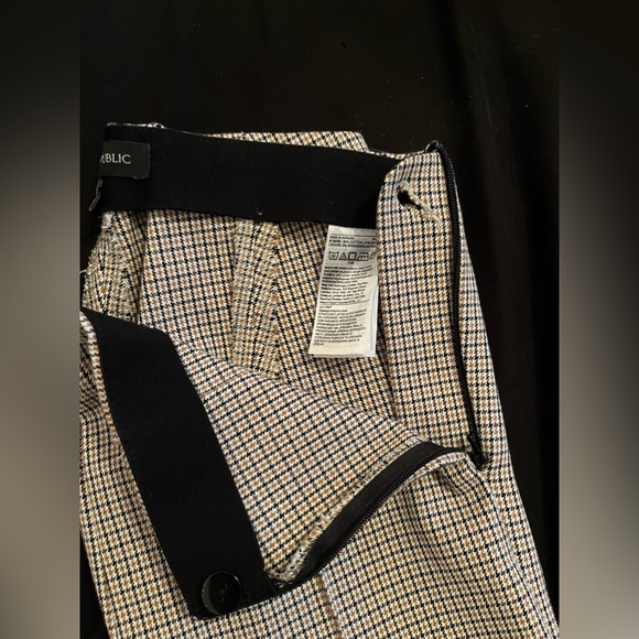 Banana Republic straight leg pants - Picture 2 of 4